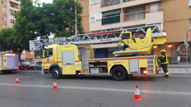 Los bomberos, en Villa Estoril.