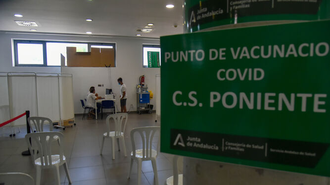 Jornada de vacunación en el Palacio de Congresos de La Línea.
