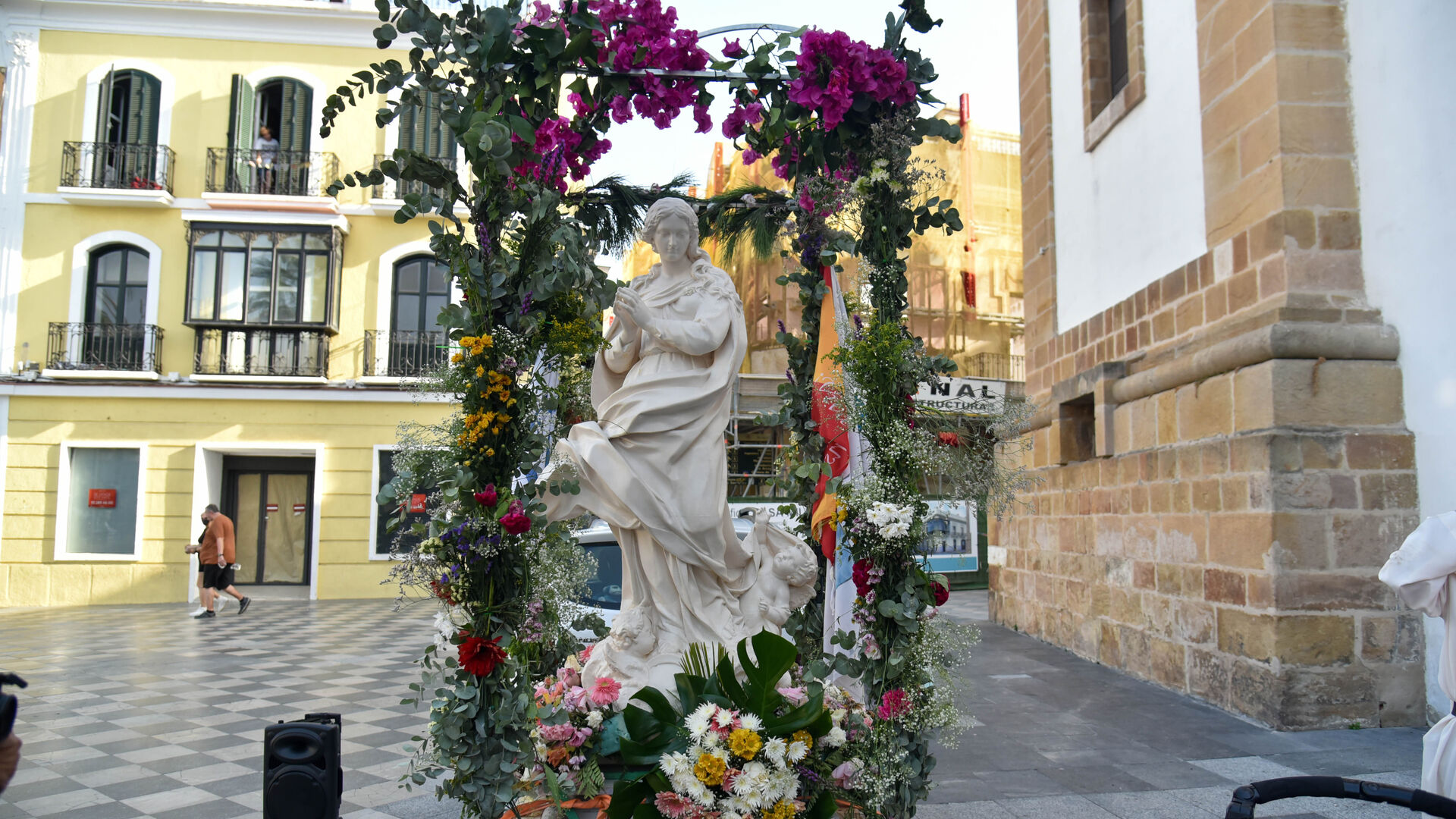 Las fotos de la peregrinacion religiosa Madre Ven en la Iglesia de La Palma