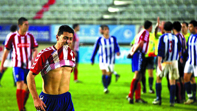 Un joven Máiquez llora desolado tras el 2-2 con el Talavera en 2008.
