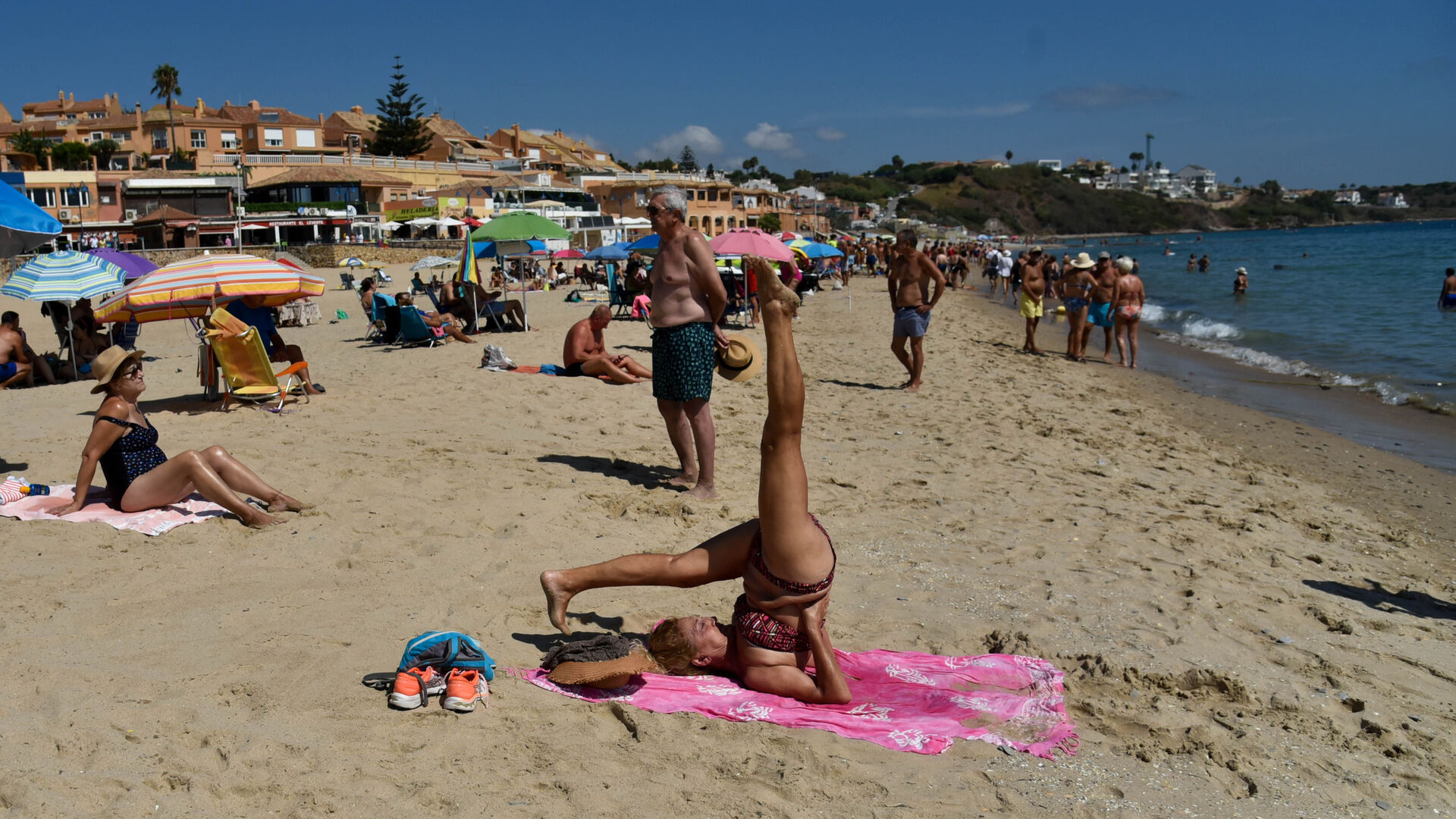 Las fotos del ultimo domingo de la temporada oficial de playas en Algeciras