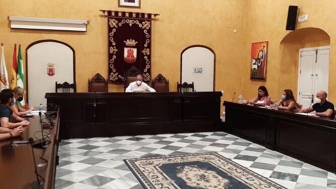 El equipo de gobierno de San Roque, reunido en el Palacio de los Gobernadores