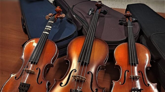 Los tres violines donados