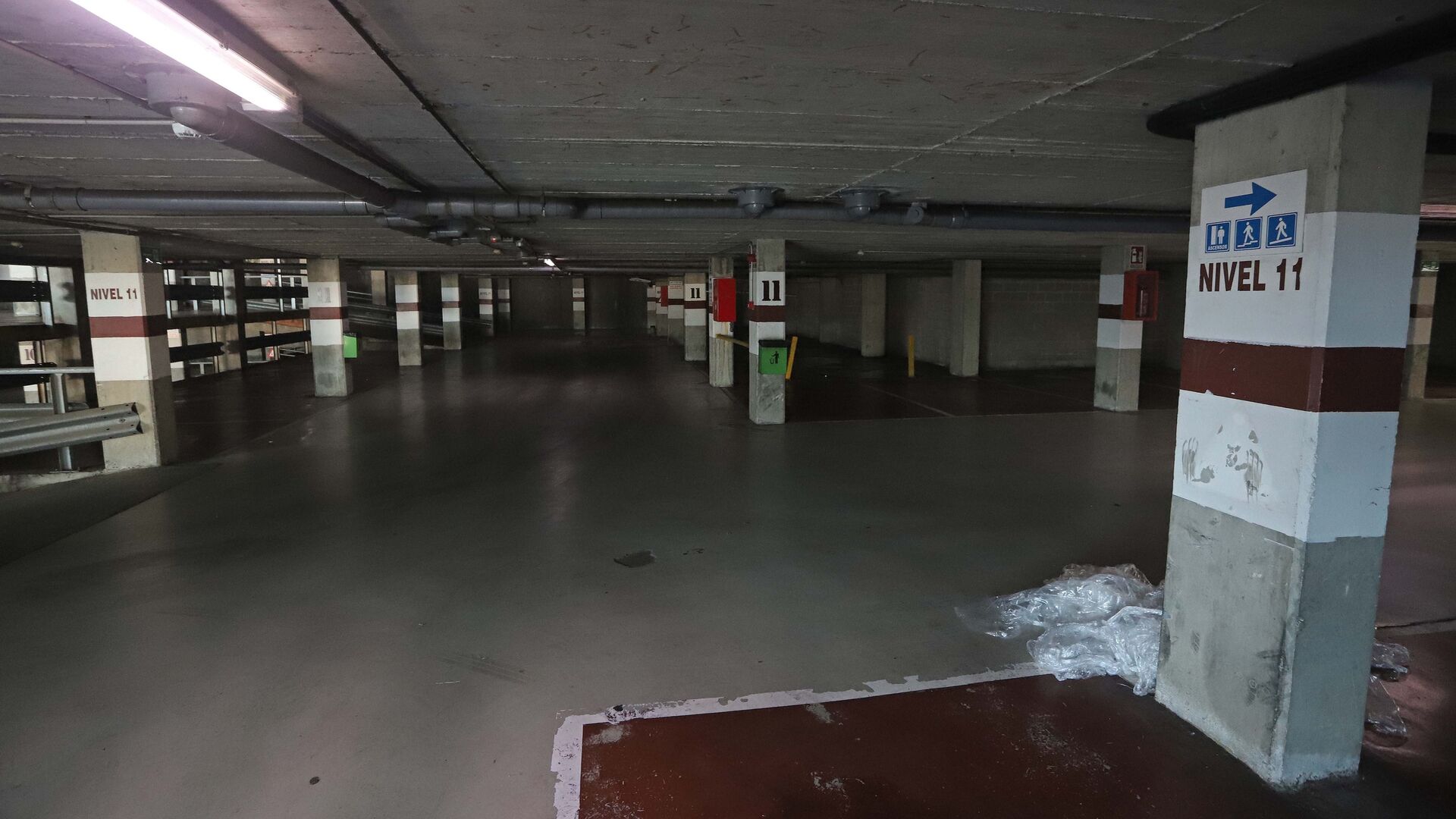 Fotos del cierre del parking La Escalinata en Algeciras