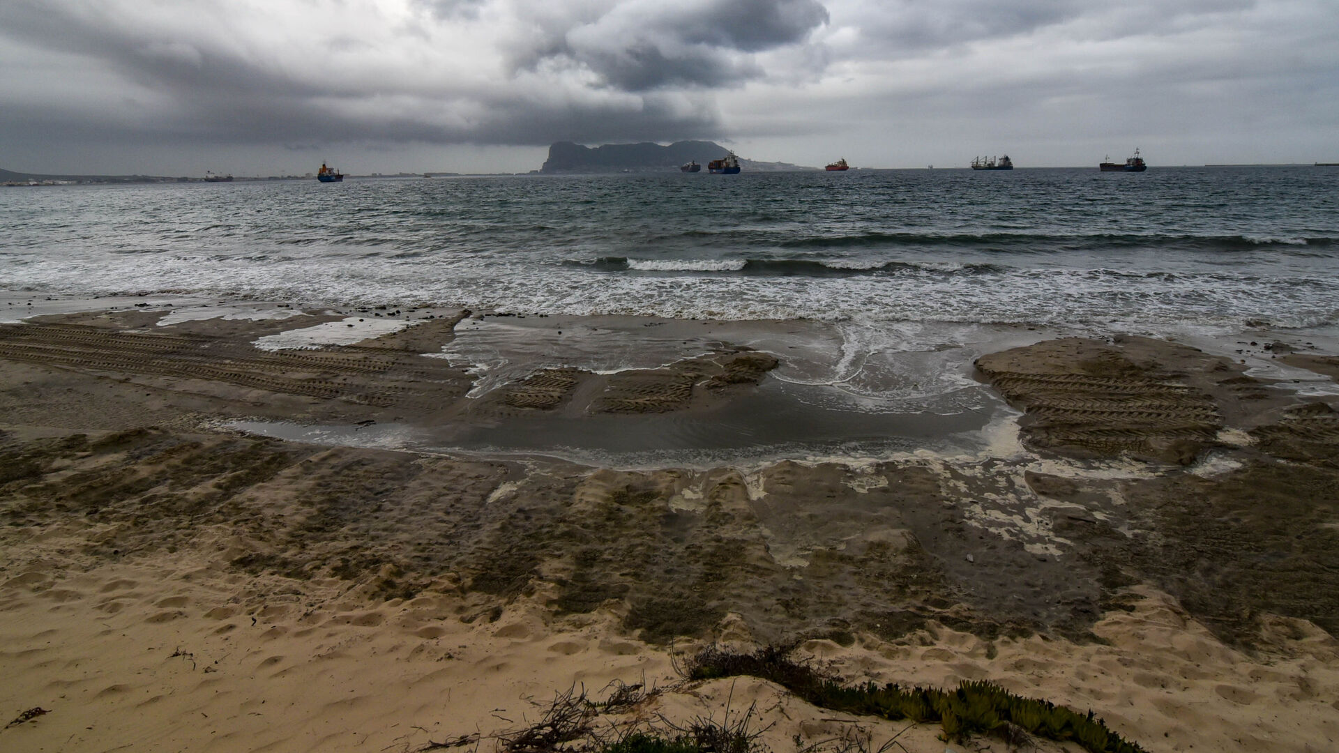 La situaci&oacute;n de la playa del Rinconcillo en Algeciras