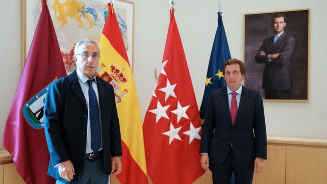 Alejandro Blanco, presidente del Comité Olímpico Español, y José Luis Martínez-Almeida, alcalde de Madrid.