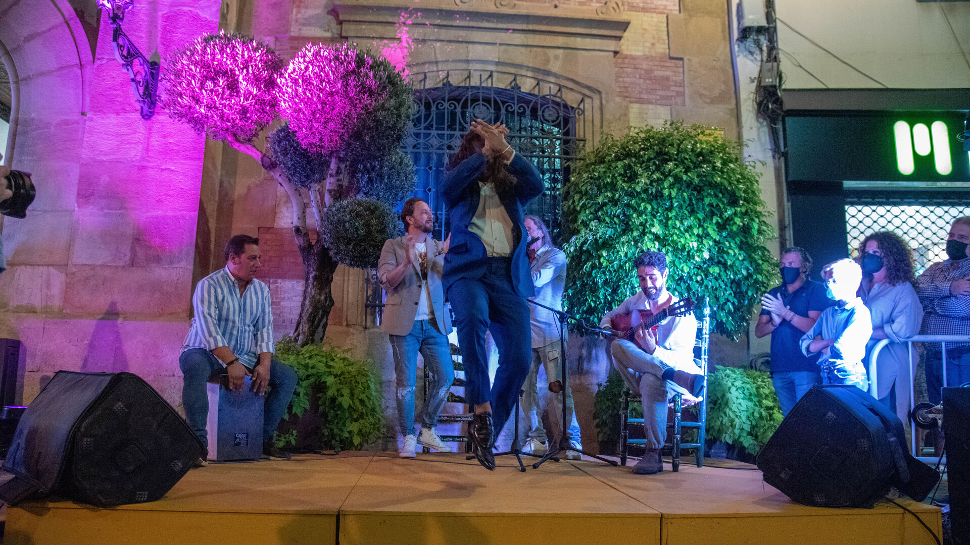 La musica de Paco Lucia suena en el Ayuntamiento de Algeciras