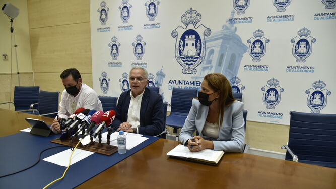 Rodríguez Ros, Muñoz y Solanes, durante la rueda de prensa.
