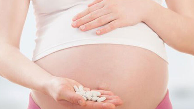 Ácido fólico en el embarazo: cómo tomarlo y cuándo empezar