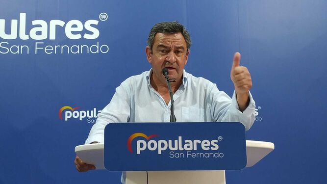 José Loaiza, presidente y portavoz del PP de San Fernando, en la sede del partido, hace unas semanas.