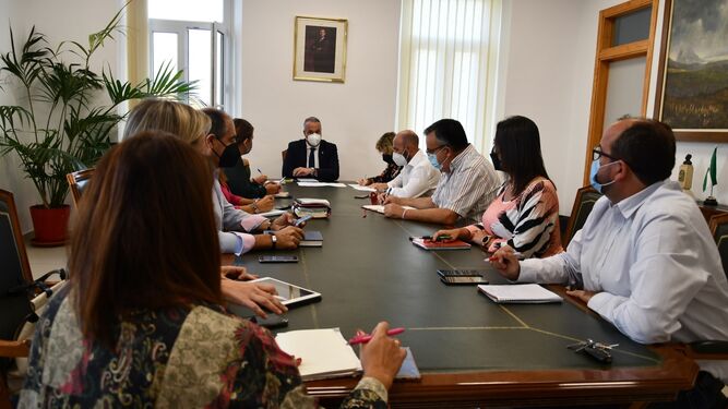 La reunión de la Junta de Gobierno del Ayuntamiento de San Roque.