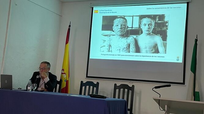 Un momento de la charla ofrecida por Ignacio Mollá el pasado viernes en el Náutico.