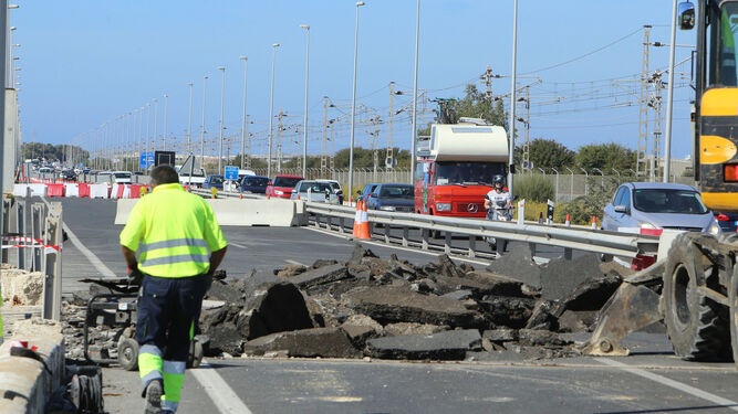 Las obras en la autovía están causando grandes atascos.