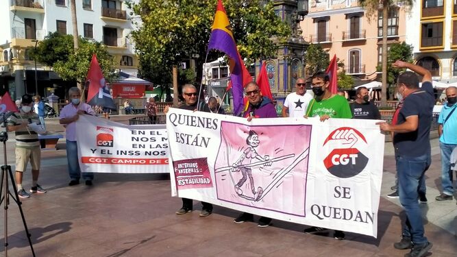 La concentración de CGT en la Plaza Alta de Algeciras.
