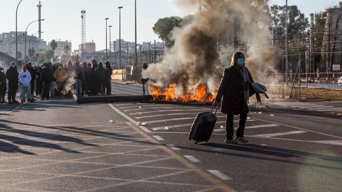Primer día de huelga del metal en Cádiz