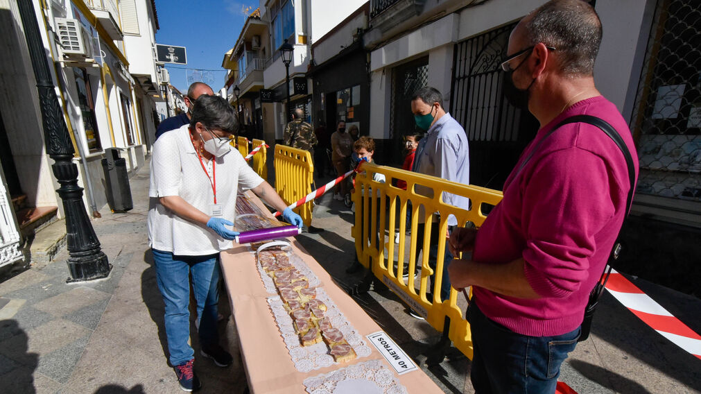 Mercado del Ib&eacute;rico y tosta gigante en Los Barrios