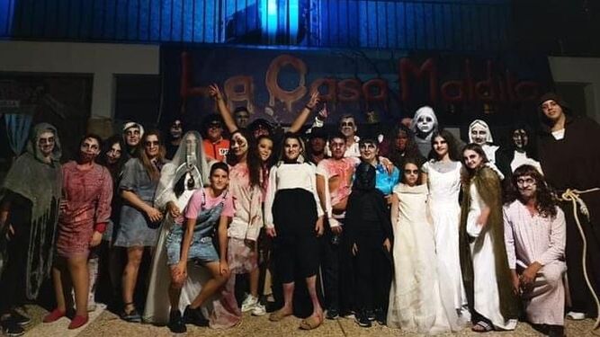 Los participantes en el pasaje del terror "Casa Maldita", el pasado Halloween.