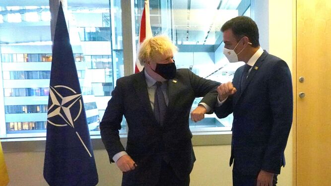 Boris Johnson y Pedro Sánchez en la cumbre de la OTAN del pasado mes de junio.