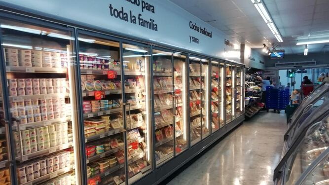 Interior de un supermercado SUMA.
