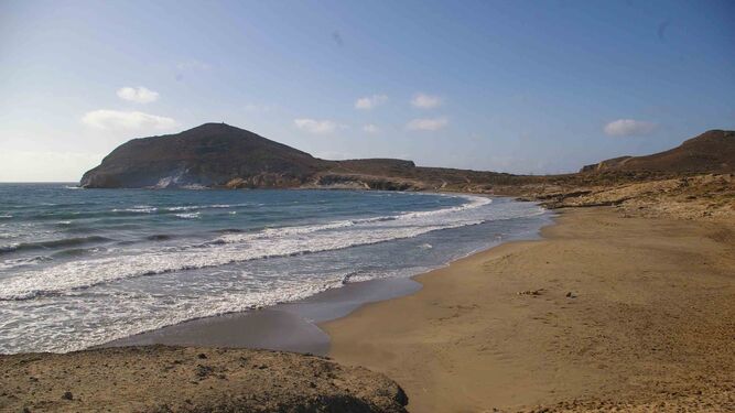 Una de las playas más atractivas de la provincia de Almería, Genoveses