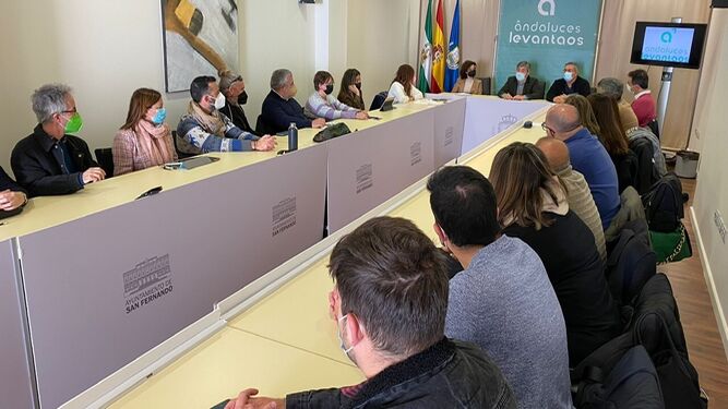 La coalición Andaluces Levantaos, reunida en San Fernando este sábado.