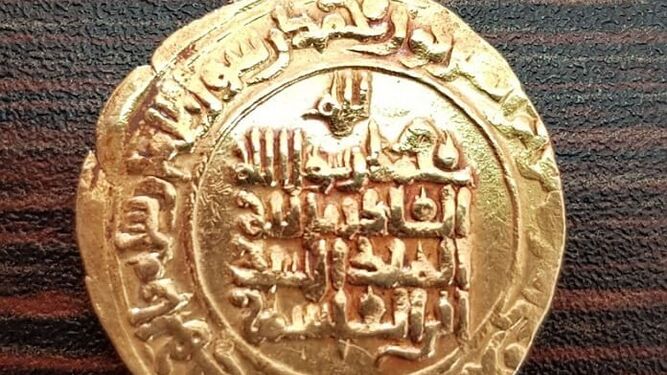 La moneda de oro del siglo XI de Espera.