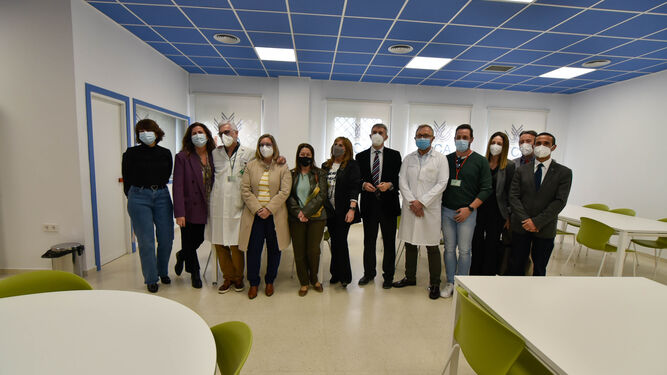 Responsables de la UCA, en la Facultad de Enfermería de Algeciras este jueves.