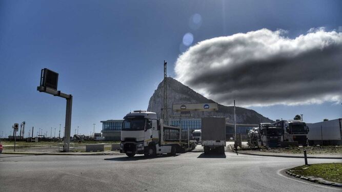 Camiones en la Verja de Gibraltar esta mañana