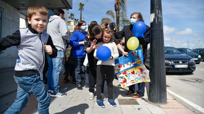 Una veintena de refugiados de Ucrania llega a Algeciras para alojarse con familias de acogida