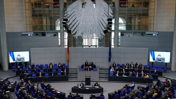 El presidente ucraniano, Volodimir Zelenski, en una intervención virtual ante el Bundestag
