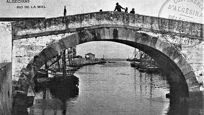 Manuel Miciano fue el gran promotor de la construcción del llamado puente Viejo (1819).