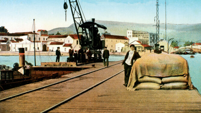 El muelle de Madera de la Compañía del Ferrocarril. Fotografía tomada en 1906.