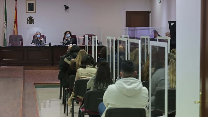 Momento previo a la selección del jurado popular que participa en el juicio por la muerte del niño Manuel.