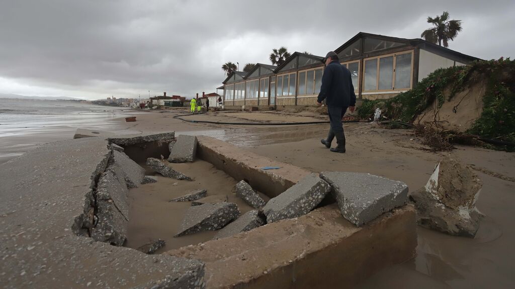 Fotos de la playa de El Rinconcillo tras el temporal