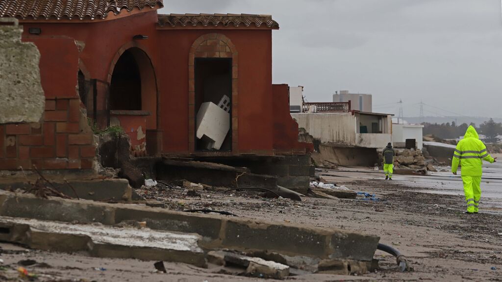 Fotos de la playa de El Rinconcillo tras el temporal