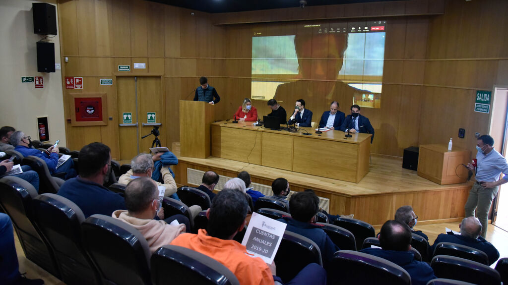 Las fotos de la asamblea informativa del Algeciras CF