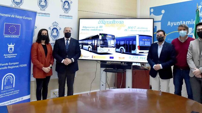 Rueda de prensa de presentación de la subvención europea para la compra de autobuses en Algeciras
