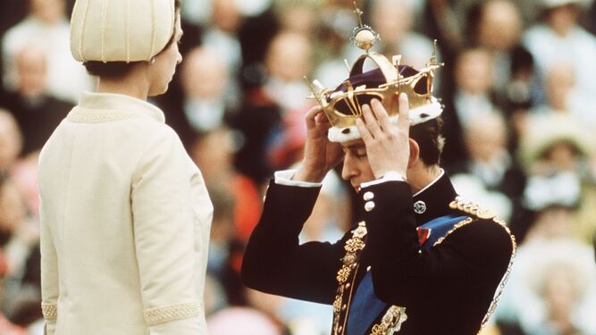 Carlos de Inglaterra en su investidura como príncipe de Gales en 1968
