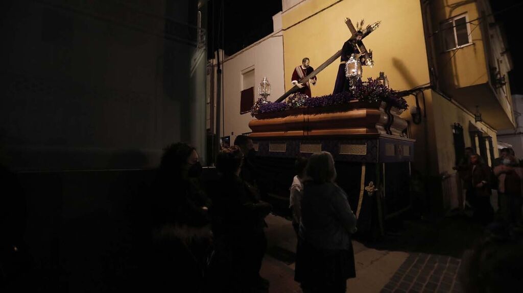 Las im&aacute;genes del Jueves Santo en Los Barrios: Nazareno y Virgen de los Dolores