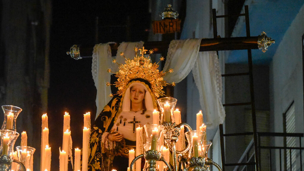 Fotos del Viernes Santo en La L&iacute;nea: Soledad y Santo Entierro