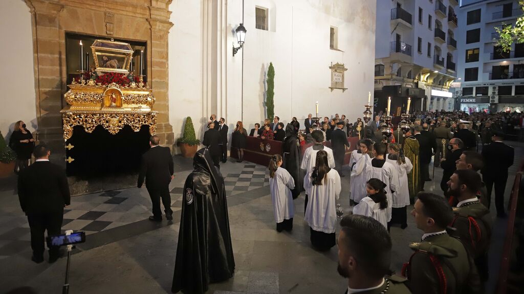 Fotos del Viernes Santo en Algeciras: Santo Entierro, Mortaja y Misericordia