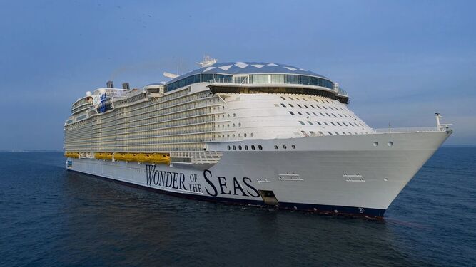 El 'Wonder of the Seas' llegará este sábado al puerto de Málaga.