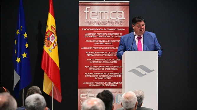 Diego Chaves, presidente de Femca, interviene en la asamblea.