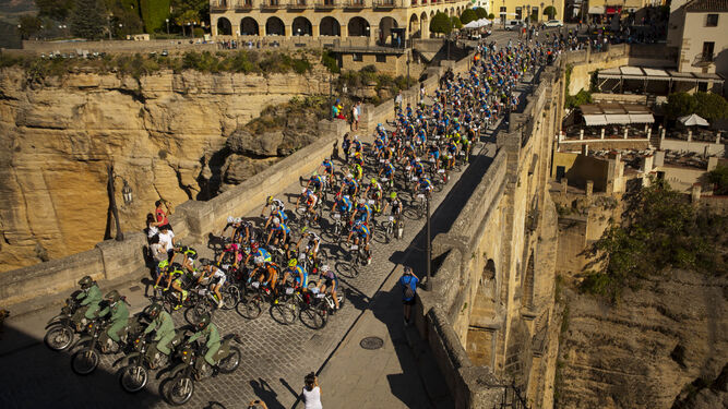 Los ciclistas volverá a ir por Ronda neutralizados por motocicletas.