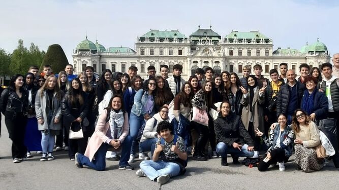 Alumnos y profesores del IES Alonso Sánchez en su visita a Viena.