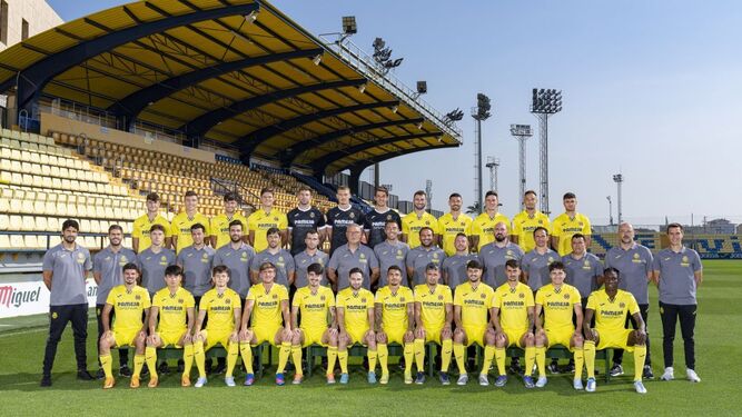 La foto oficial del Villarreal B de la temporada 2021-22