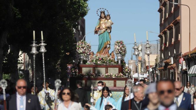 La procesión de María Auxiliadora en La Línea.