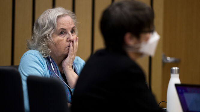La escritora de novelas de suspense Nancy Crampton Brophy, durante el juicio.