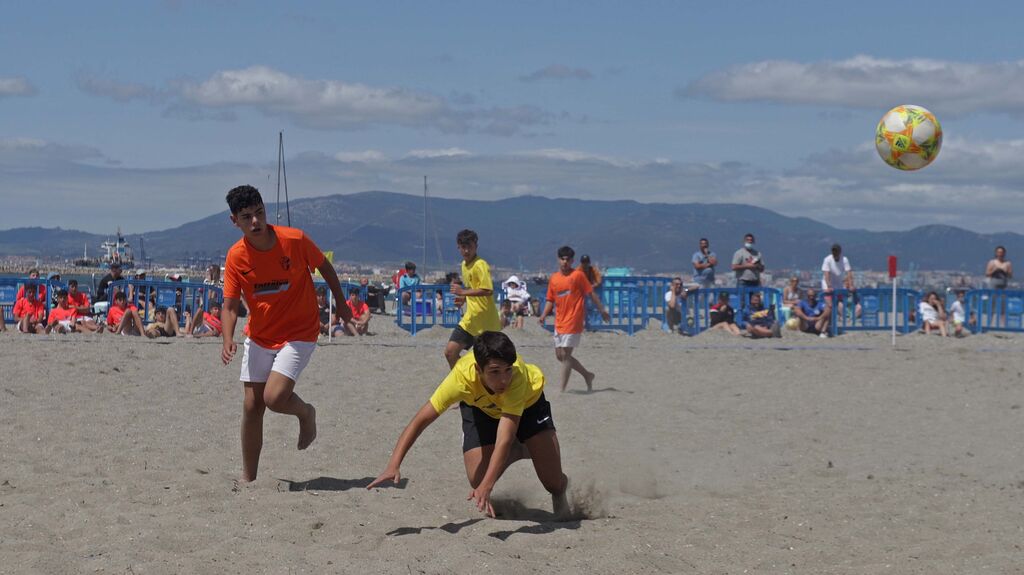 Fotos Torneo de Selecciones Comarcales de C&aacute;diz de F&uacute;tbol Playa  categor&iacute;a cadete en La L&iacute;nea