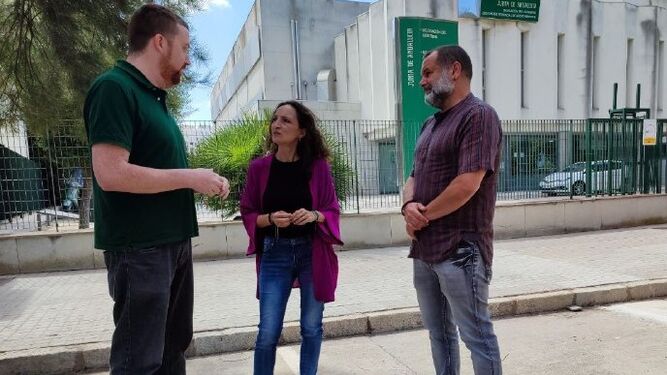 Alejandro García, Silvia Zambrano y Rafael Sánchez Rufo, integrantes de la candidatura de Por Andalucía en Huelva.